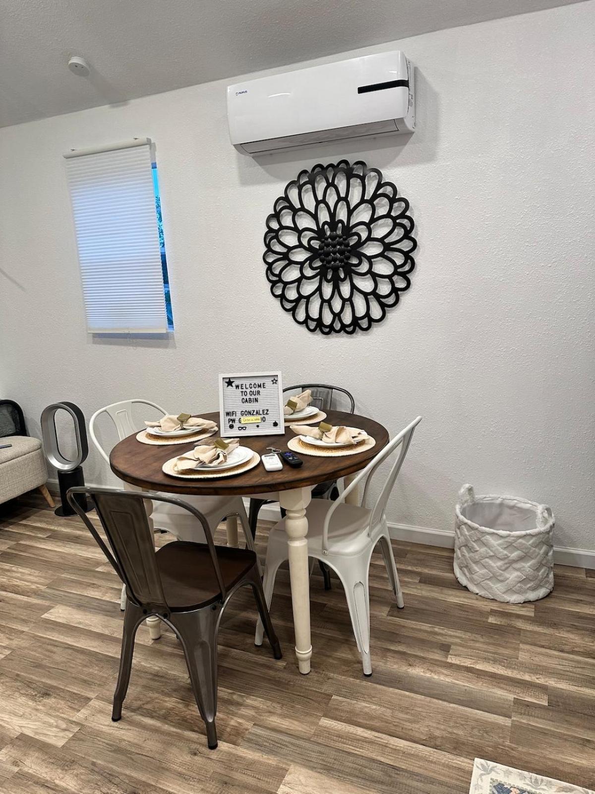 Tiny House - Our Little Piece Of Paradise Lakehills 외부 사진
